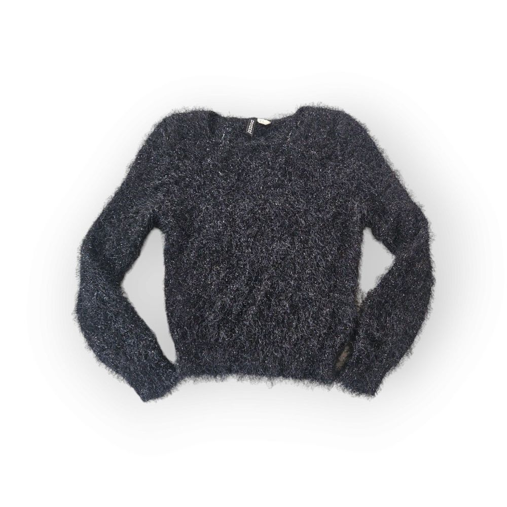 Divided by H&M Sweater Size 8 Black Metallic Tinsel Accent Fuzzy Crop Pullover